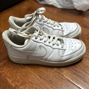 Nike White Athletic Shoes Air Force 1 Classic Design